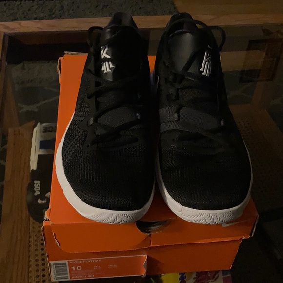 Kyrie Flytrap 1 - Picture 3 of 3